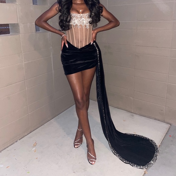 Dresses & Skirts - Beautiful formal black embellished dress